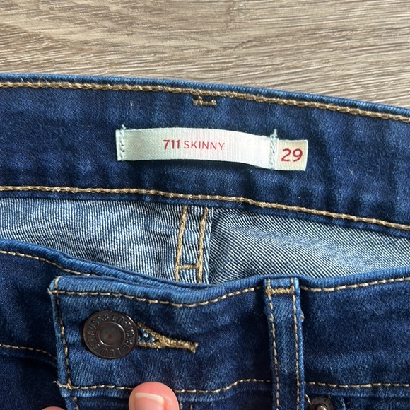 Levi’s 711 Skinny Jeans - Picture 4 of 4